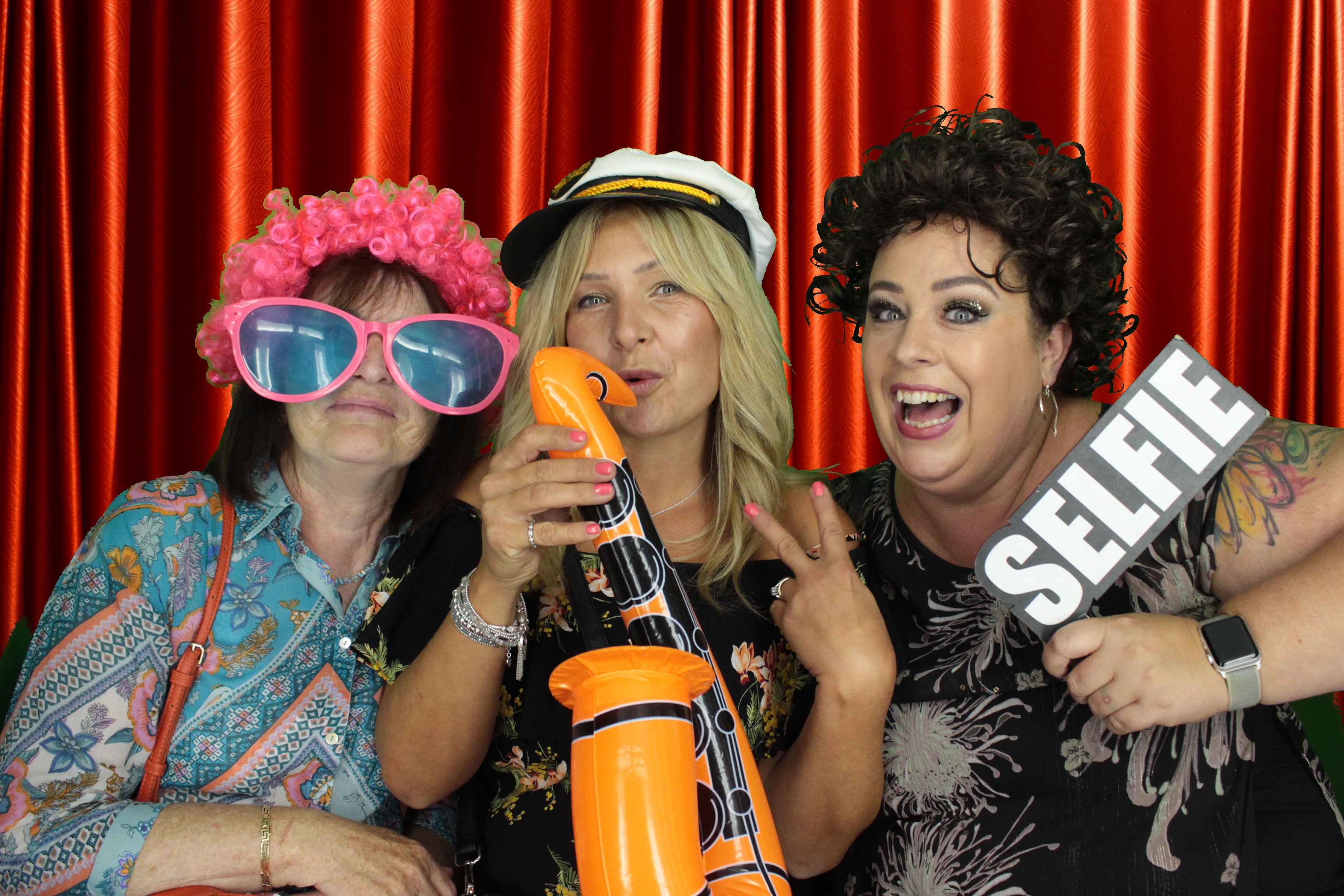 Scott & Tammy's Wedding | View more photos from the event at gallery.myphotoboothexperience.co.uk/u/MyPhotoBoothExperienceLtd/Scott-Tammys-Wedding